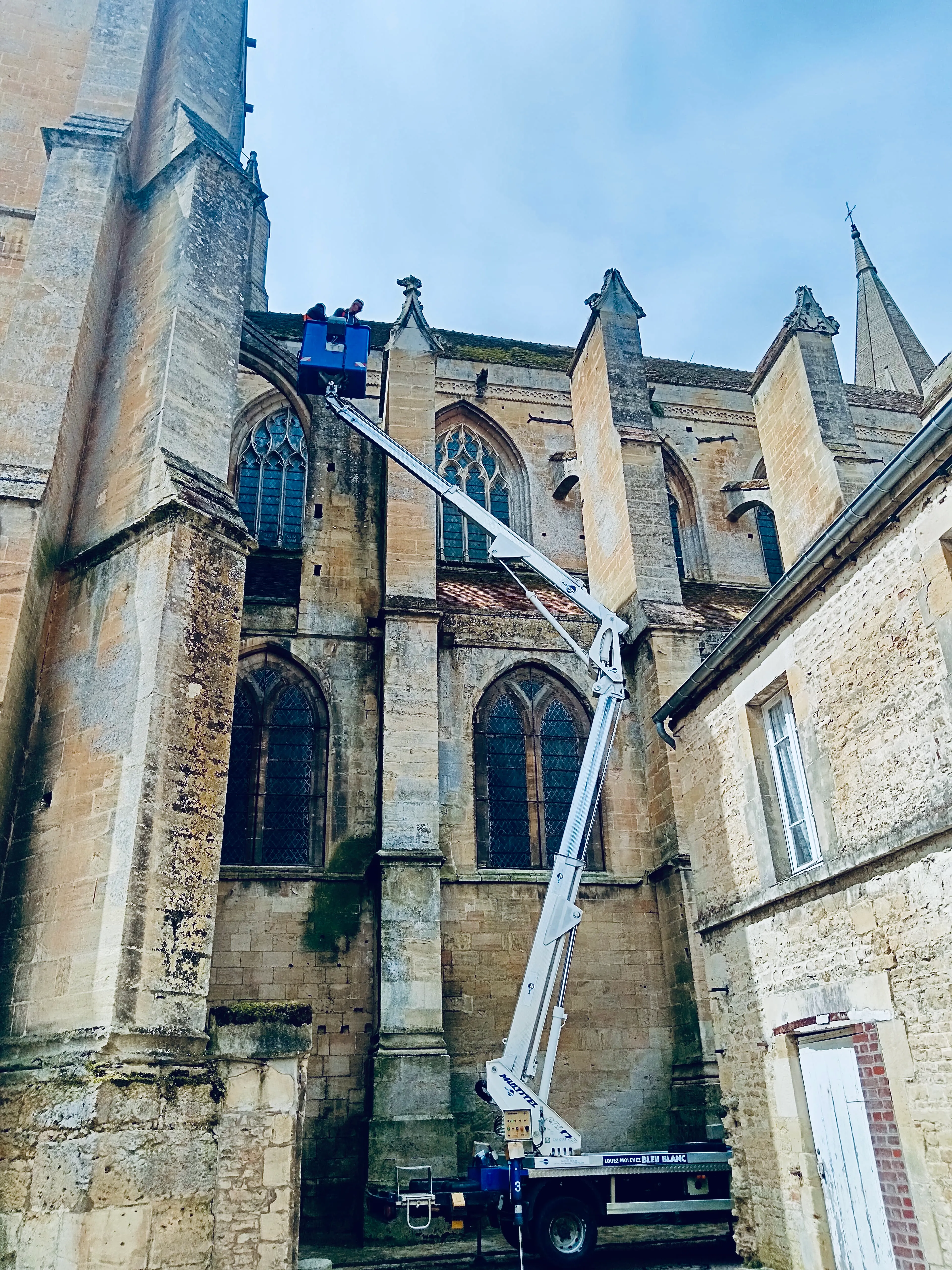 Démoussage et nettoyage de monuments historiques